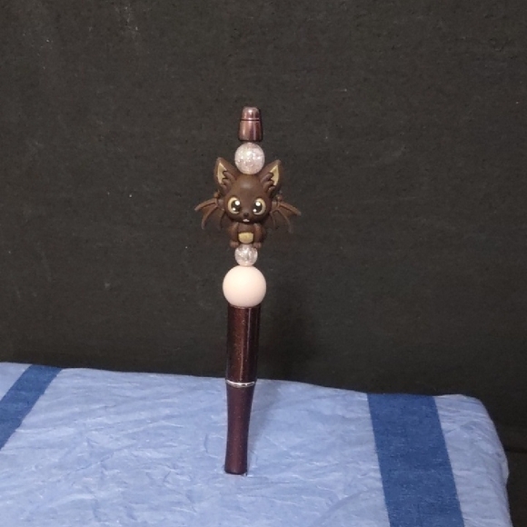 HOMEMADE  HALLOWEEN BAT FOCAL BEADED PEN COLOR GLITTER MAROON, PINK, BROWN - Picture 1 of 5